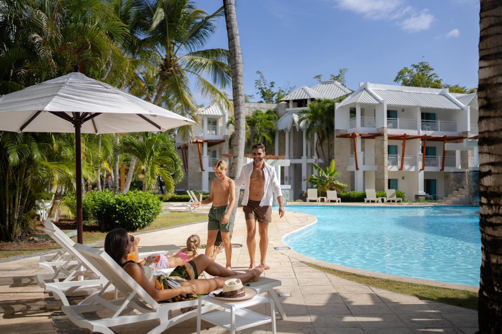Wyndham Alltra Samana All Inclusive Resort Exterior photo