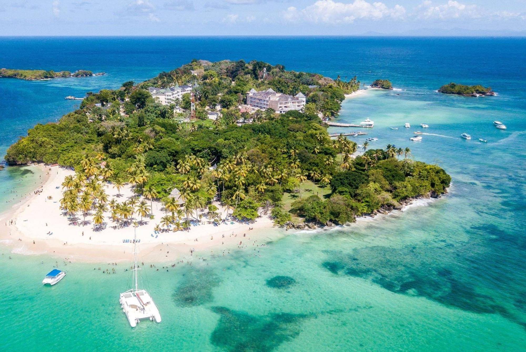 Wyndham Alltra Samana All Inclusive Resort Exterior photo